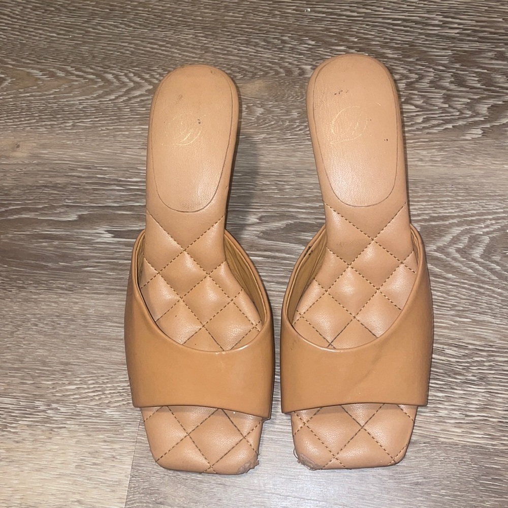 Tan heels